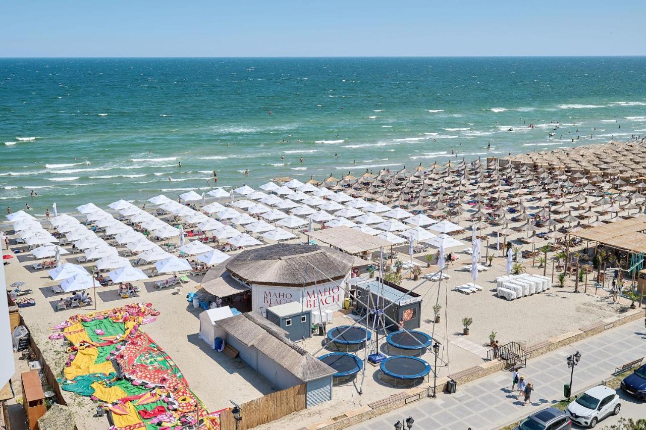 Wave N' Sea Apartment In Infinity Beach Resort - Parking Мамая Екстериор снимка