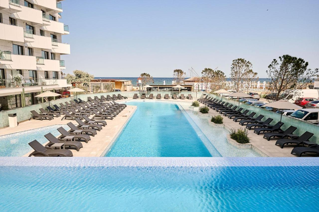 Wave N' Sea Apartment In Infinity Beach Resort - Parking Мамая Екстериор снимка