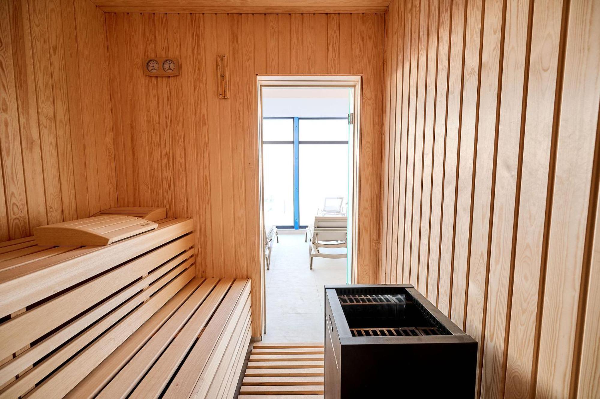 Wave N' Sea Apartment In Infinity Beach Resort - Parking Мамая Екстериор снимка