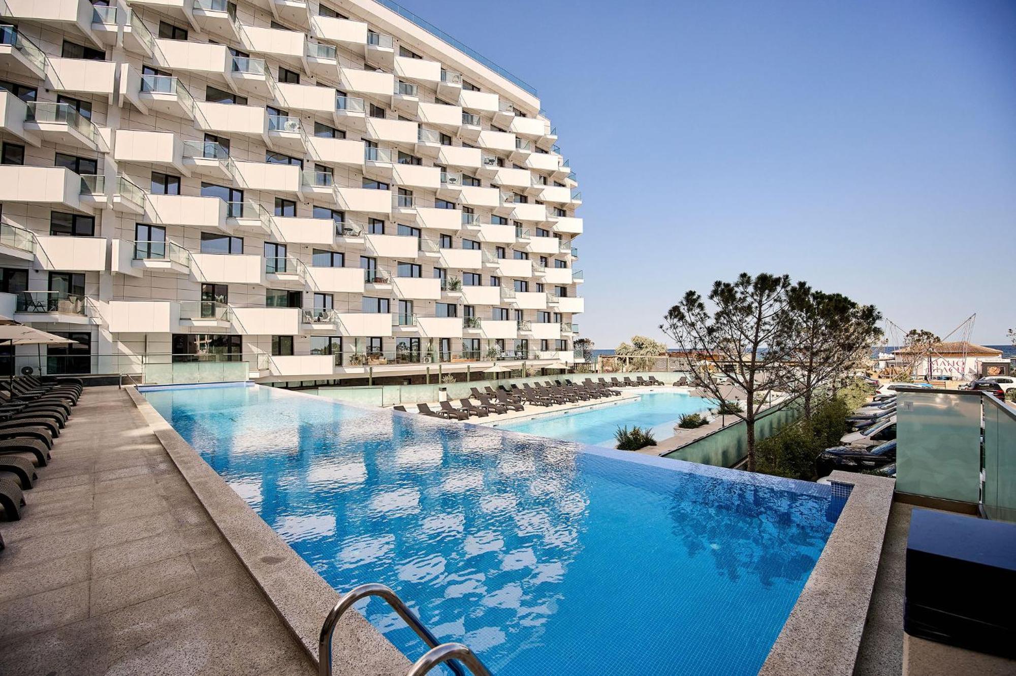 Wave N' Sea Apartment In Infinity Beach Resort - Parking Мамая Екстериор снимка